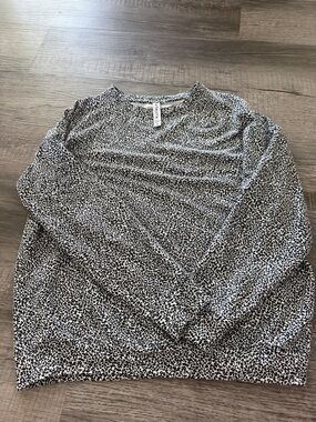 Athleta Black and White Leopard Print Long Sleeve Top Small